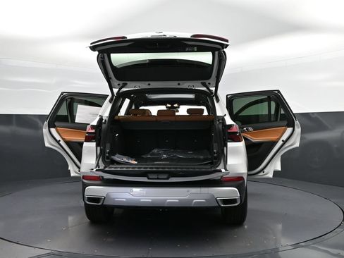 New 2026 BMW X5 xDrive40i w/ Climate Comfort Package AWD/4WD image 51