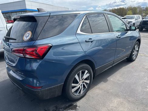 Used 2024 Chevrolet Equinox LT AWD/4WD image 2