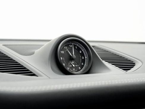 Used 2025 Porsche Macan image 18