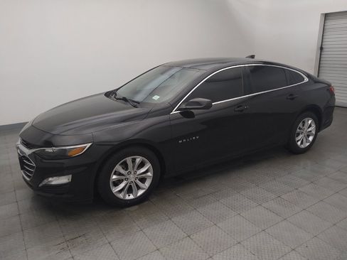 Used 2019 Chevrolet Malibu LT FWD image 2