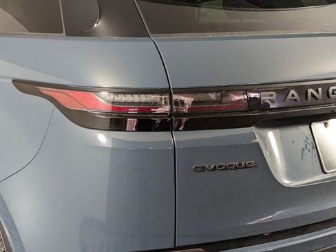 Used 2025 Land Rover Range Rover Evoque Dynamic SE image 16