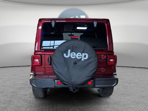 Used 2021 Jeep Wrangler Unlimited Sahara AWD/4WD image 5