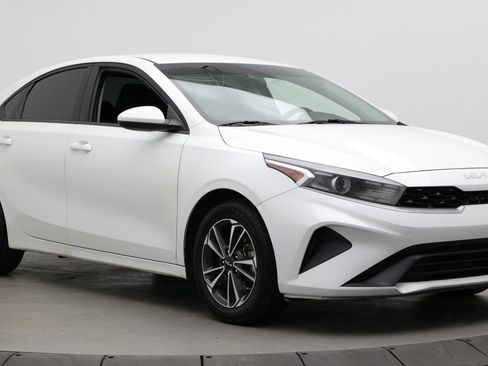 Used 2024 Kia Forte LXS FWD image 3