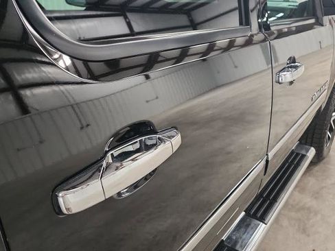 Used 2013 Chevrolet Avalanche LTZ RWD image 20