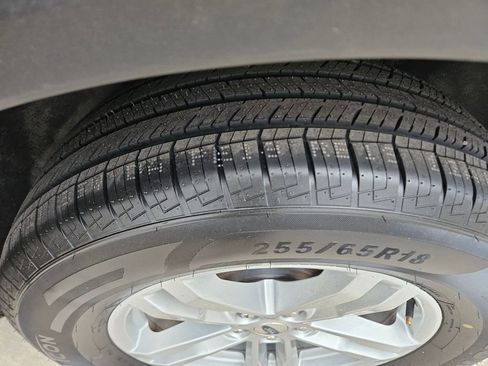 Used 2024 Ford Explorer XLT w/ Equipment Group 202A image 26