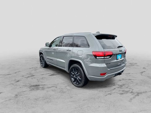 Used 2022 Jeep Grand Cherokee Laredo X image 6