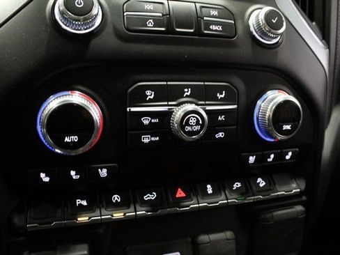 Used 2019 GMC Sierra 1500 SLT w/ SLT Premium Package AWD/4WD image 28