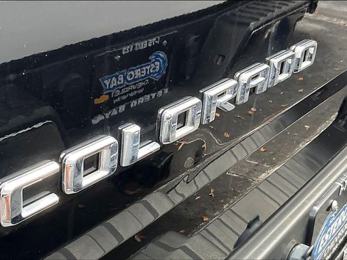 Used 2022 Chevrolet Colorado Z71 AWD/4WD image 9