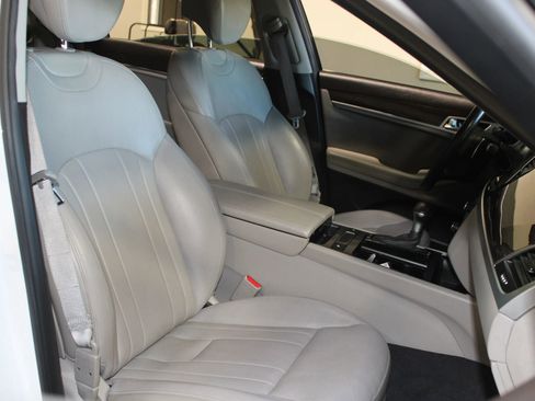 Used 2018 Genesis G80 3.8 image 28