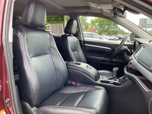 Used 2017 Toyota Highlander XLE AWD/4WD image 49
