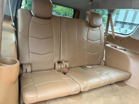 Used 2016 Cadillac Escalade ESV Platinum AWD/4WD image 41