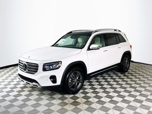 New 2026 Mercedes-Benz GLB 250 4MATIC image 3