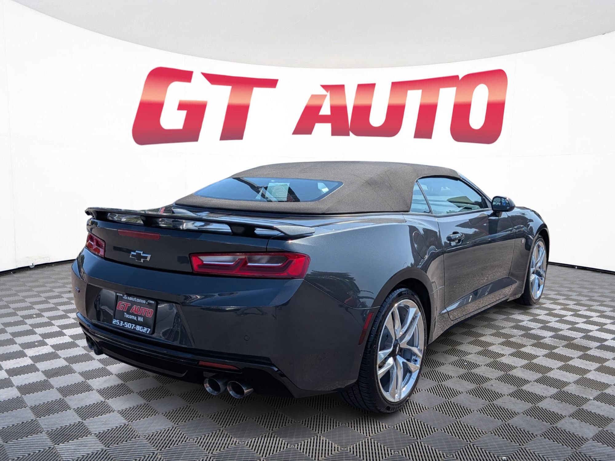 Used 2016 Chevrolet Camaro SS RWD image 4