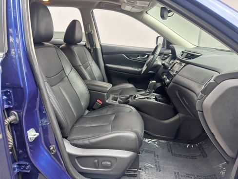 Used 2019 Nissan Rogue SL w/ Premium Package FWD image 15