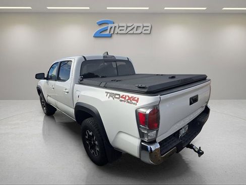 Used 2020 Toyota Tacoma TRD Off-Road image 2