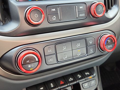 Used 2021 Chevrolet Colorado Z71 image 22