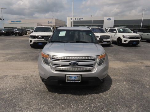 Used 2013 Ford Explorer XLT image 5