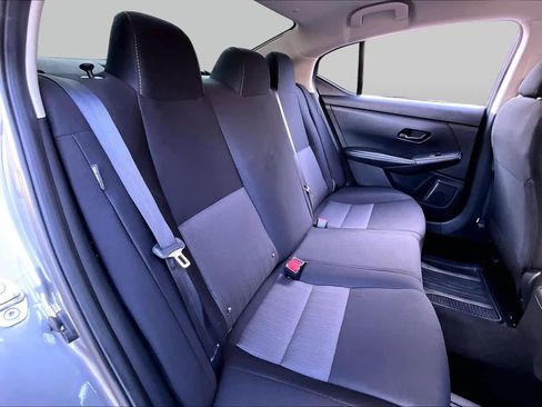Used 2024 Nissan Sentra SV FWD image 19