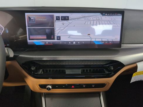 Used 2025 BMW 430i Coupe w/ Convenience Package image 23