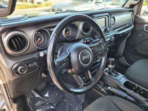 Used 2019 Jeep Wrangler Sport AWD/4WD image 12