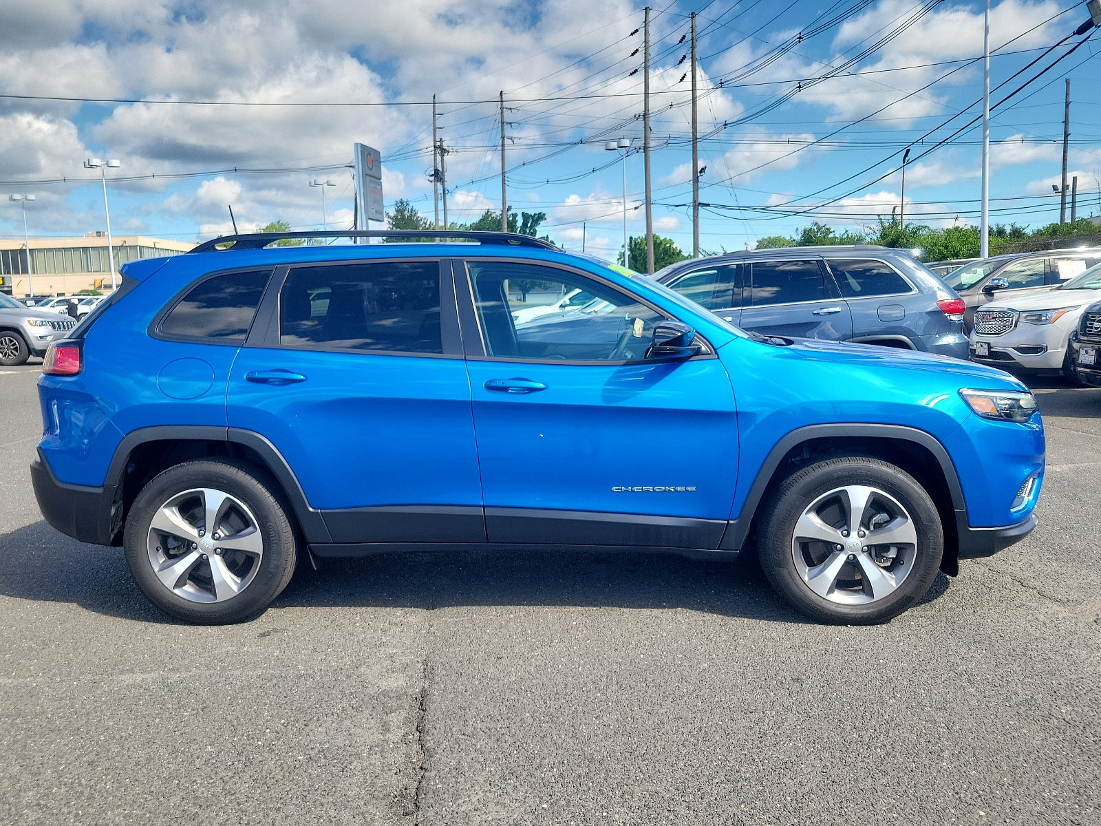 Used 2022 Jeep Cherokee Limited AWD/4WD image 7