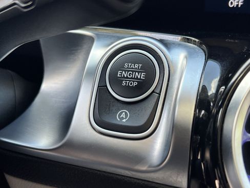 Used 2023 Mercedes-Benz GLB 250 4MATIC image 38