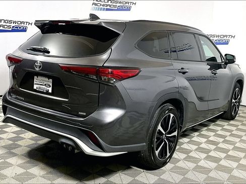 Used 2021 Toyota Highlander XSE FWD image 9