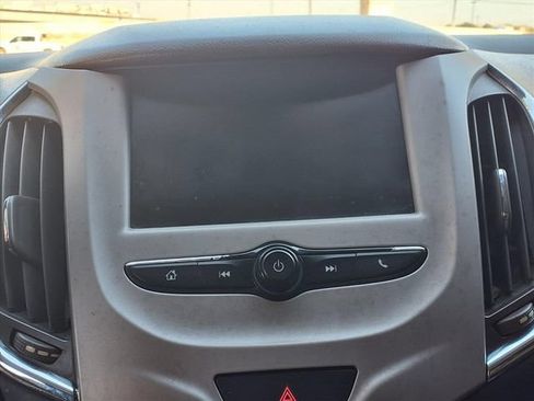 Used 2017 Chevrolet Cruze LS FWD image 8