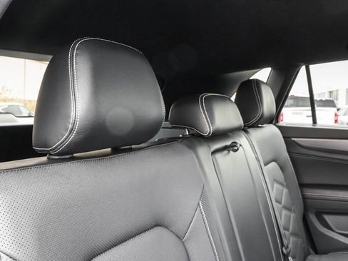 Certified 2024 Volkswagen Atlas Cross Sport SE image 32