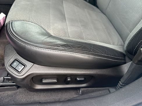 Used 2018 Ford Taurus SHO image 23