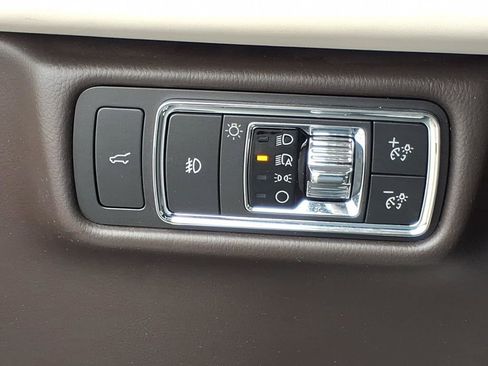Used 2023 Lincoln Aviator Black Label w/ Dynamic Handling Package AWD/4WD image 16