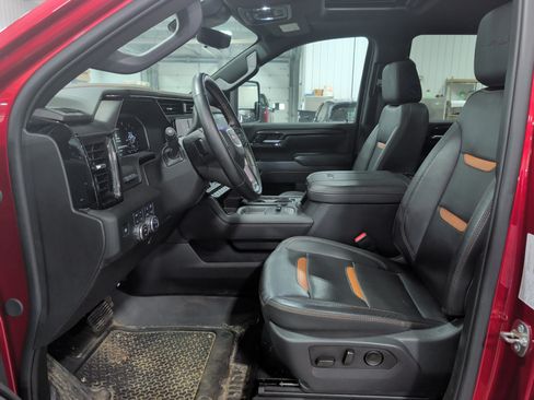 Used 2025 GMC Sierra 2500 AT4 w/ AT4 Premium Plus Package AWD/4WD image 9