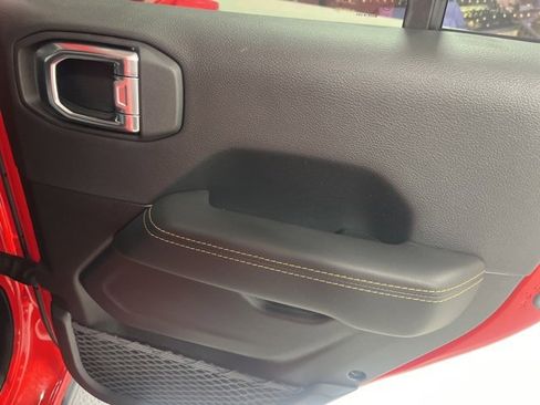 New 2025 Jeep Gladiator Sport image 25