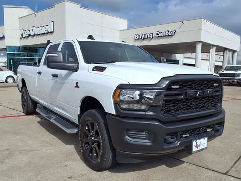 Used 2024 RAM 2500 Tradesman w/ Convenience Group AWD/4WD image 3