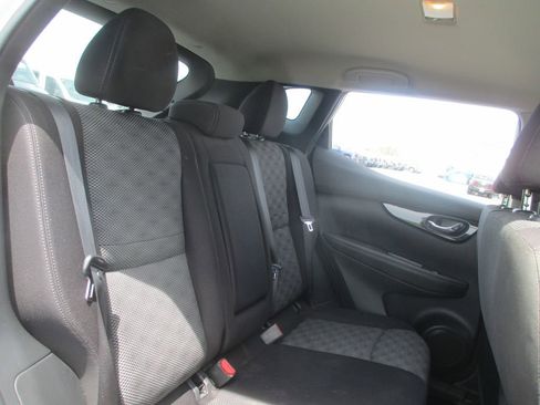 Used 2017 Nissan Rogue Sport SV w/ SV All-Weather Package image 19