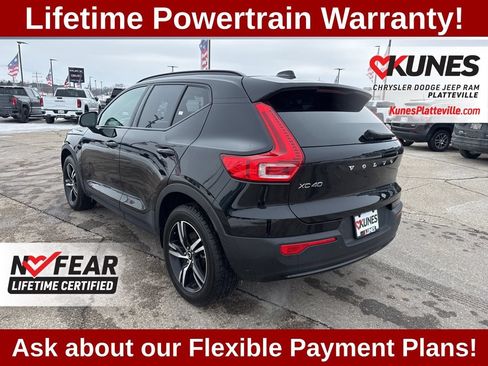 Used 2024 Volvo XC40 B5 Core AWD/4WD image 7