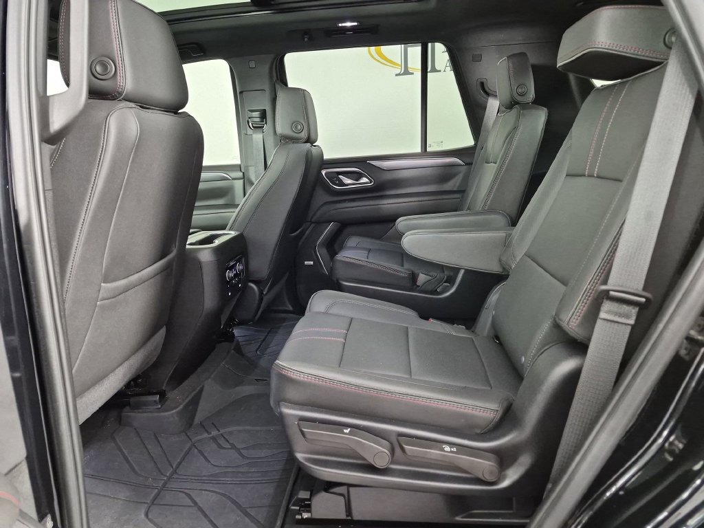 Used 2024 Chevrolet Tahoe RST w/ Luxury Package AWD/4WD image 32