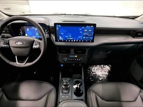 Used 2025 Ford Maverick Lariat w/ Black Appearance Package AWD/4WD image 17