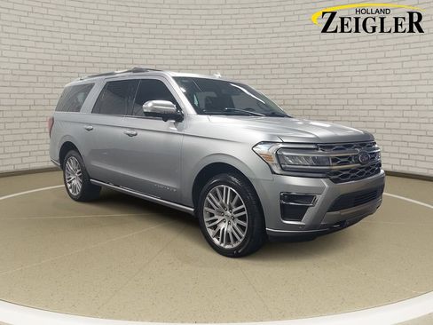 Used 2023 Ford Expedition Max Platinum AWD/4WD image 3