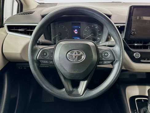 Used 2025 Toyota Corolla LE FWD image 17