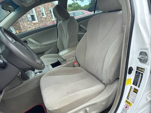 Used 2011 Toyota Camry LE w/ LE Extra-Value Pkg FWD image 13