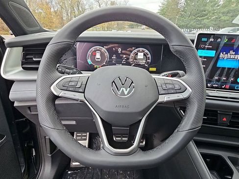 New 2026 Volkswagen Tiguan SE R-Line AWD/4WD image 15