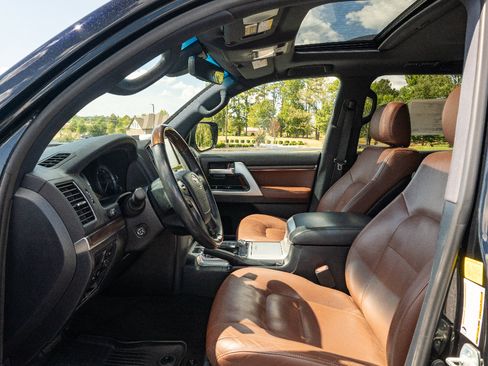 Used 2020 Toyota Land Cruiser AWD/4WD image 11