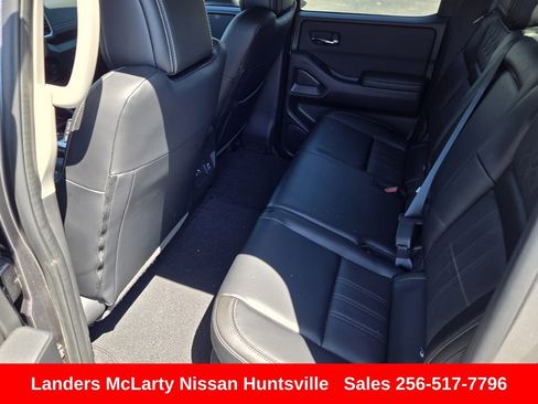 Used 2024 Nissan Frontier SL w/ Technology Package RWD image 14