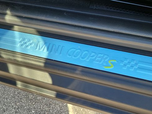 Certified 2024 MINI Cooper SE FWD image 26