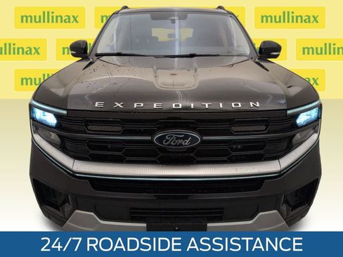 Used 2025 Ford Expedition Max Platinum image 14