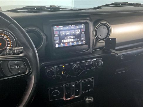Used 2018 Jeep Wrangler Unlimited Sport S AWD/4WD image 12