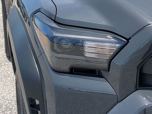 New 2026 Toyota 4Runner SR5 AWD/4WD image 10