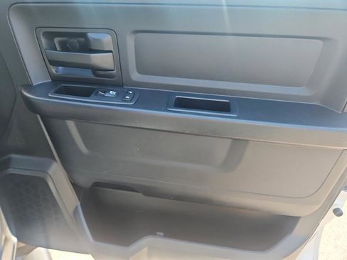 Used 2017 RAM 1500 Express AWD/4WD image 18