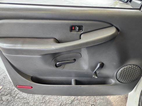 Used 2006 Chevrolet Silverado 2500 W/T image 9